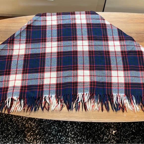 Tartan Plaid Fringe Shawl Wrap Vintage Wool Scottish Style Fall Spring Lewks - Picture 9 of 12